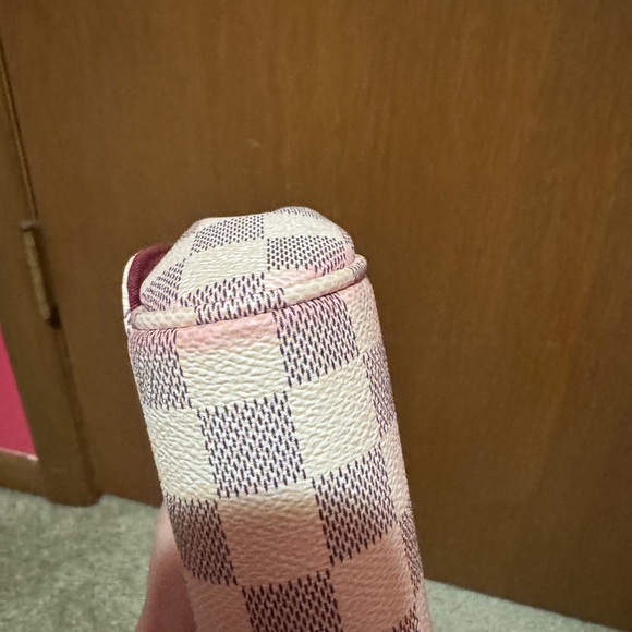 White Checkered Bag - Picture 3 of 6